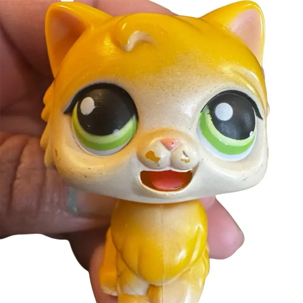 Littlest Pet Shop 11 Assorted Pets With Several Accessories Collector
